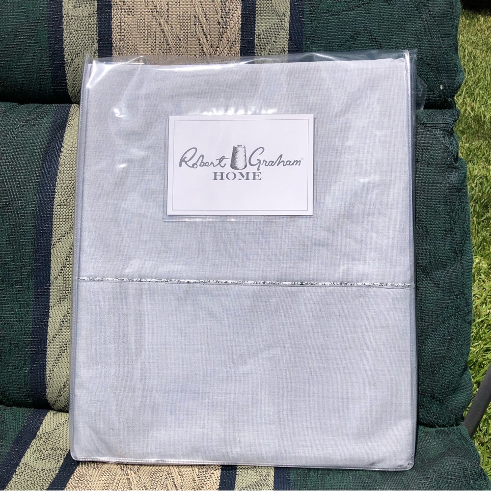 New Robert Graham Queen Flat Sheet Fine Line Collection Charcoal Made in Italy